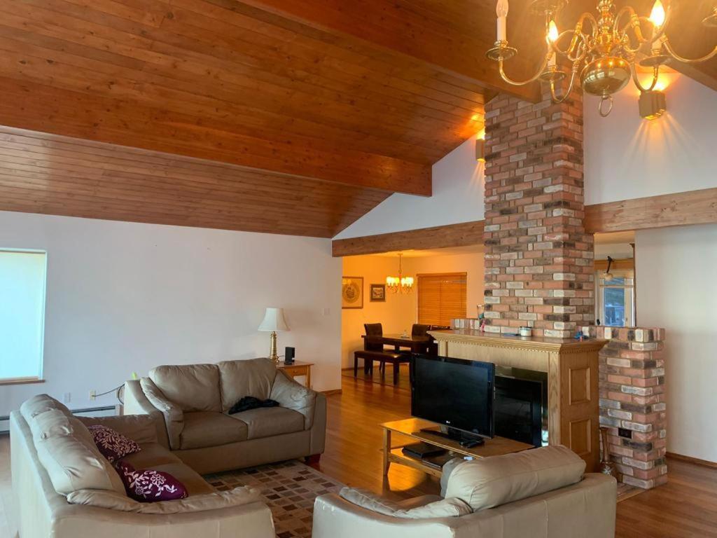 Metchosin Beach House Вікторія Екстер'єр фото