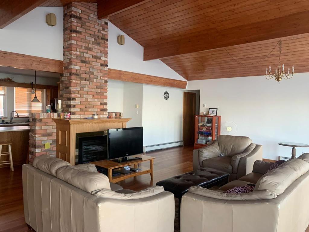 Metchosin Beach House Вікторія Екстер'єр фото